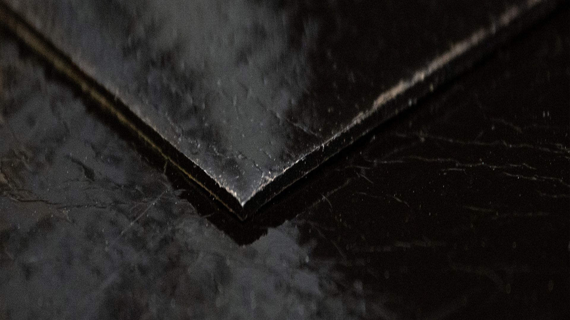 Schwarze Schwerfolie mit glänzender Oberfläche